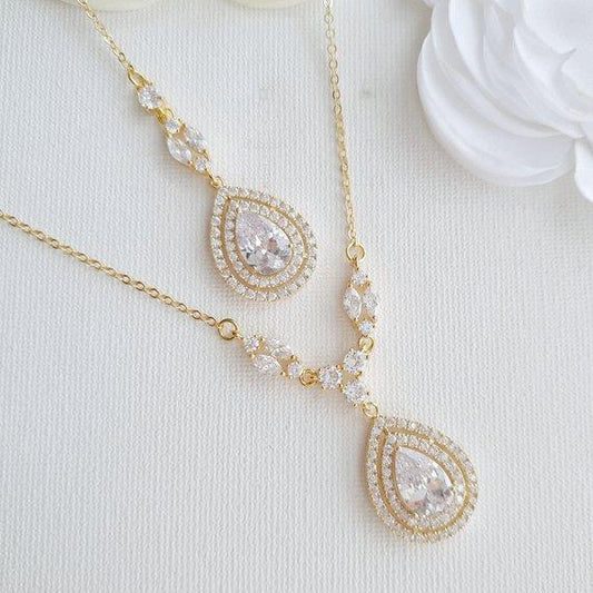 Gold and stone necklace set